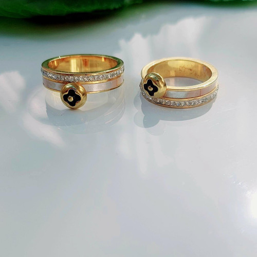 انگشتر طلایی مشکی استیل