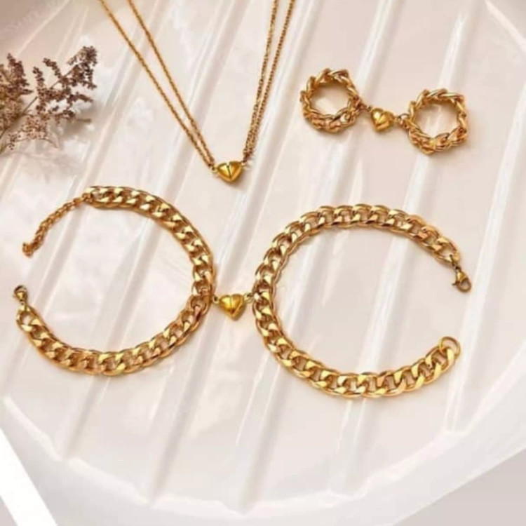 ست دوستی قلب